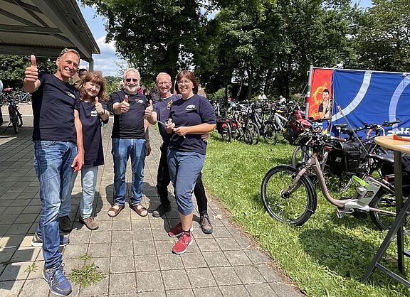 Parkplatz-Team_Waeschenbeuren_2025 ADFC-Parkplatz-Team beim Wäschenbeurener Pfingstmarkt 2025